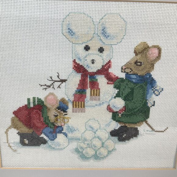 MICE BUILDING A SNOWMAN Completed Cross Stitch Framed Winter Holiday 14 X 15” - Picture 4 of 10